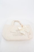 Maison de FLEUR / EC限定フラワージャガードタックトートバッグ  アイボリー O-25-08-20-038-LO-BG-OW-OS
