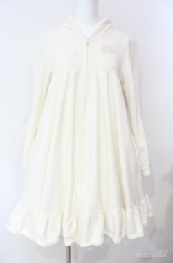 画像1: BABY,THE STARS SHINE BRIGHT / ロゴ刺しゅう入りフードワンピース  オフ O-25-08-21-004-BA-OP-IG-OS
