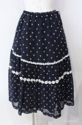 Jane Marple Dans Le Salon / Sprinkled flowers lace trimming skirt　スカート M クロ O-25-08-21-070-JM-SK-IG-OS