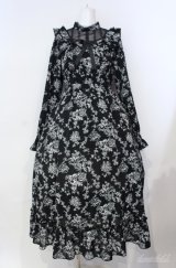Amavel / Romantic Floralロングワンピース  クロ O-25-08-21-008-CA-OP-IG-OS