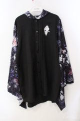 NieR Clothing / 袖リブ付き着物風袖シャツ【和柄九尾】  ブラック×パープル系 O-25-08-21-093-PU-BL-IG-OS