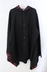 NieR Clothing / フード付き着物風袖ブロッキングシャツ【RED ROSE】  ブラック×レッド O-25-08-21-094-PU-BL-IG-OS