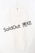 axes femme / カメオ付フレア袖ワンピース  オフ O-25-08-21-026-AX-OP-IG-OS