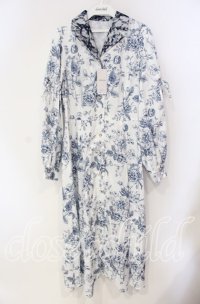axes femme NOSTALGIE / ドローイングフラワー柄ワンピース F ブルー O-25-08-23-097-AX-OP-OW-OS