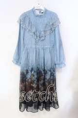 axes femme NOSTALGIE / ミスティローズ柄ワンピース F 公式展開色：紺 O-25-08-23-102-AX-OP-OW-OS