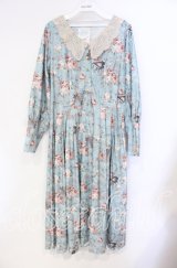 axes femme / 音楽と薔薇柄ドレス風ワンピース F グリーン O-25-08-23-108-AX-OP-OW-OS