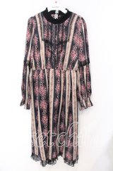 axes femme / ローズレユール柄ワンピース F クロ O-25-08-26-037-AX-OP-YM-ZT476