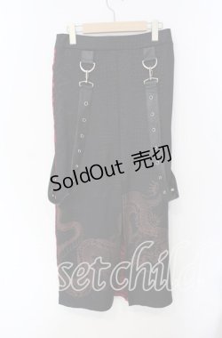 画像3: Qutie Frash / ドラゴンサテンレースアップロングスカート  ブラック×レッド O-25-08-28-043-QU-SK-OW-OS