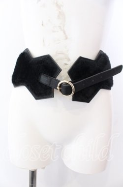 画像1: axes femme / ファー使いバックルベルト  クロ O-25-08-31-009-AX-ZA-OW-OS