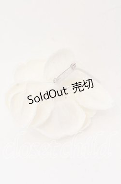 画像2: INGEBORG / スパンコール使いブローチ  シロ O-25-09-01-013-LO-AC-OW-ZT485-F004