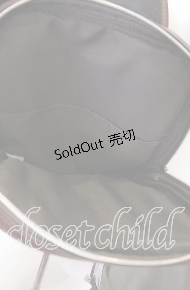 画像5: 【SALE】Karl Helmut / ランダムロゴ型押しボディバッグ  ブラウン O-25-09-03-001-EL-BG-IG-ZTK023 (5)