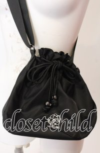 INGEBORG / カメリア巾着ショルダーバッグ  クロ O-25-09-03-016-LO-BG-OW-ZT-K023