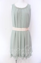axes femme / バックバラスリットドレス  グリーン O-25-09-04-025-AX-OP-IG-ZT052