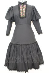 菫コルセット / ビジューとリボン刺繍のドレス  クロ O-25-09-04-1024-LO-OP-OW-OS