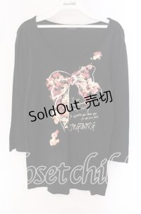 INGEBORG / フラワーリボンプリントロングカットソー 11 クロ O-25-09-04-109-LO-TO-IG-ZT011