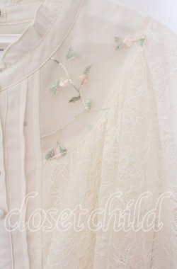 画像2: axes femme / 刺繍チュール使ケープワンピース  生成り O-25-09-08-019-AX-OP-IG-OS