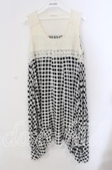 axes femme / フラワーモチーフ使いイレヘムチュニック  アイボリー×クロ O-25-09-09-032-AX-TO-IG-ZT035