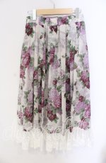 画像3: 【SALE】axes femme / ラフィネローズ柄タックスカート  アイボリー×ラベンダー O-25-09-09-050-AX-SK-IG-ZT214 (3)