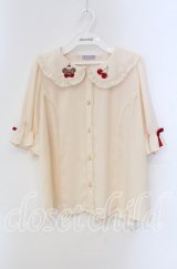 axes femme kawaii / クマパフェ刺繍ブラウス  アイボリー O-25-09-09-067-AX-BL-IG-ZT081