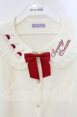 画像2: axes femme kawaii / お菓子刺繍ブラウス  アイボリー O-25-09-09-069-AX-BL-IG-OS