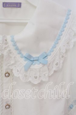 画像2: axes femme kawaii / 梯子レース半袖ブラウス  シロ×サックス O-25-09-11-057-AX-BL-IG-OS