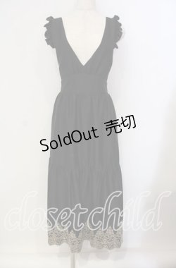 画像1: axes femme POETIQUE / トランプ刺繍ピナフォアワンピース  クロ O-25-09-11-059-AX-OP-IG-OS