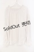 axes femme / ボリューム袖ハイネックブラウス  アイボリー O-25-09-11-071-AX-TO-IG-OS