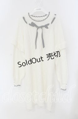 画像1: axes femme / リボン付き袖フリルニットワンピース  シロ O-25-09-11-080-AX-OP-IG-OS