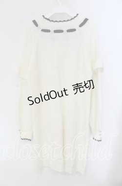 画像3: axes femme / リボン付き袖フリルニットワンピース  シロ O-25-09-11-080-AX-OP-IG-OS