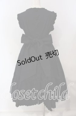 画像4: metamorphose / 共布フリルエプロン風ジャンパースカート  クロ O-25-09-11-002-ME-OP-OW-OS