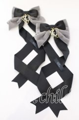 LOTUS ribbon / ツインリボンバレッタ  クロ×グレーベロア×ロゴモチーフ O-25-09-12-069-EL-AC-OW-ZT485-F001