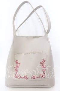 axes femme / 刺繍ポケットホーボーバッグ 270×300×120mm ベージュ O-25-09-12-027-AX-BG-IG-ZT-K024