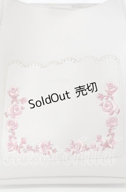 画像2: 【SALE】axes femme / 刺繍ポケットホーボーバッグ 270×300×120mm ベージュ O-25-09-12-027-AX-BG-IG-ZTK024