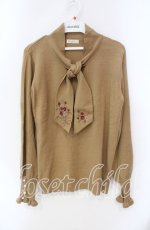 画像1: 【SALE】axes femme / フラワー刺繍ボウタイニット M ブラウン O-25-09-18-016-AX-TO-OW-ZT061 (1)