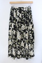 INGEBORG / 百合柄プリーツスカート  クロ O-25-09-23-044-LO-SK-OW-ZT163