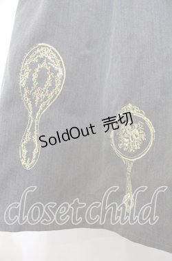 画像2: F i.n.t / アンティーク手鏡刺繍クレリックワンピース F グレー O-25-09-25-038-CA-OP-OW-OS