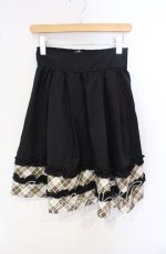 画像1: 【SALE】axes femme POETIQUE / バイカラーフリルミドルスカート  クロ O-25-09-25-007-AX-SK-IG-ZH (1)