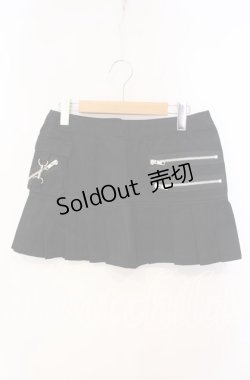 画像1: SEXY DYNAMITE LONDON / ジップ配色裾プリーツスカート  ブラック O-25-09-25-014-PU-SK-IG-OS