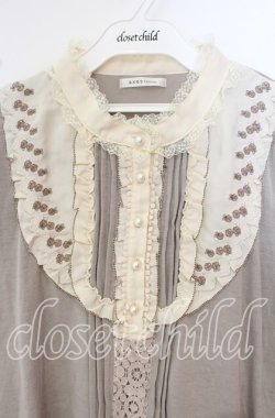 画像2: axes femme / 刺繍使いブラウス風プルオーバー M グレージュ O-25-09-25-018-AX-TO-OW-OS