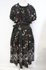 KANEKO ISAO / カーネーションドット柄ワンピース  クロ O-25-09-27-008-EL-OP-OW-ZT279