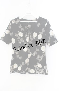 画像1: 【SALE】INGEBORG / カメリアリボン柄Tシャツ S クロ O-25-09-27-085-LO-TO-OW-ZT057