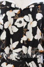 画像2: 【SALE】INGEBORG / モクレン柄セーラーワンピース  クロ O-25-09-27-009-LO-OP-OW-ZT337 (2)