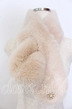 画像1: axes femme / ブローチ付きファーティペット  ベージュ O-25-09-30-1084-AX-ZA-OW-OS