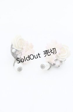 画像1: hanakabeads / 白薔薇と桜のアレンジメントピアス  ピンク×シロ O-25-09-30-1035-LO-AC-OW-OS