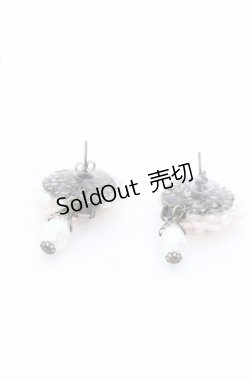 画像2: hanakabeads / 白薔薇と桜のアレンジメントピアス  ピンク×シロ O-25-09-30-1035-LO-AC-OW-OS