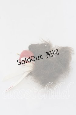 画像1: PINK HOUSE / リスとリンゴのブローチ  ブラウン O-25-09-30-1049-LO-AC-IG-OS