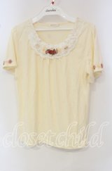 axes femme / フラワーモチーフ使いインナー  アイボリー O-25-09-30-097-AX-TO-IG-ZT167