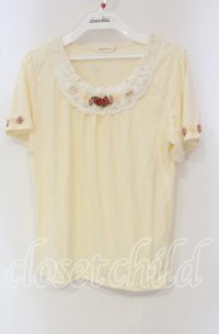 axes femme / フラワーモチーフ使いインナー  アイボリー O-25-09-30-097-AX-TO-IG-ZT167