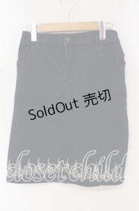 axes femme / スカラップ刺繍ストレッチデニムスカート  インデイゴ O-25-09-30-016-AX-PA-IG-ZT257