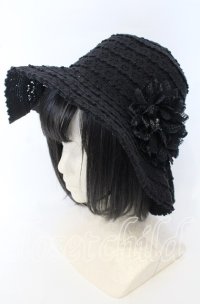 axes femme / お花コサージュ付レースハット 57.5ｃｍ クロ O-25-10-10-038-AX-AC-OW-ZT-K011